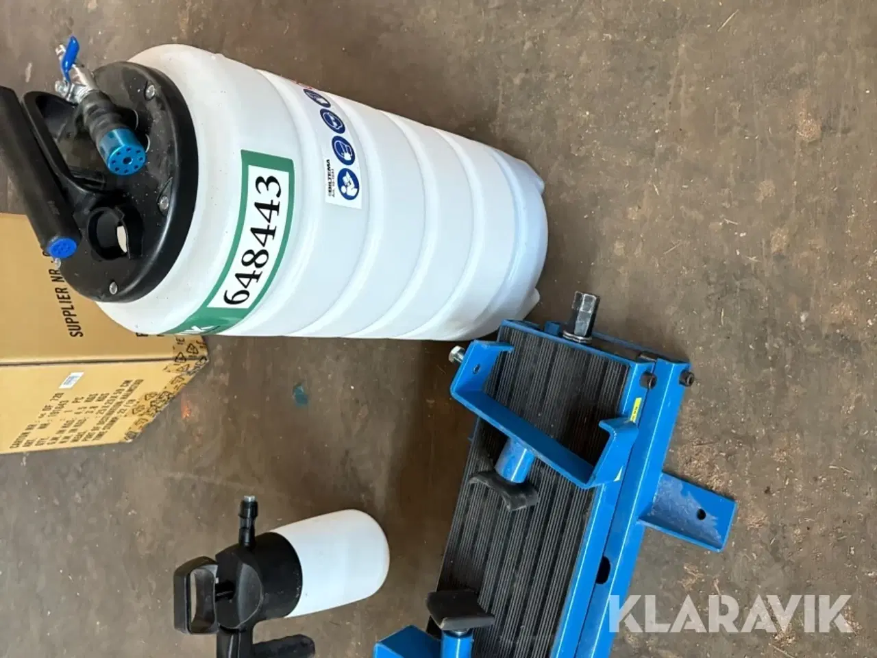 Billede 11 - Bilpleje lot, oliesuger  samt motorløfte-/motorstøttebjælke i stål.