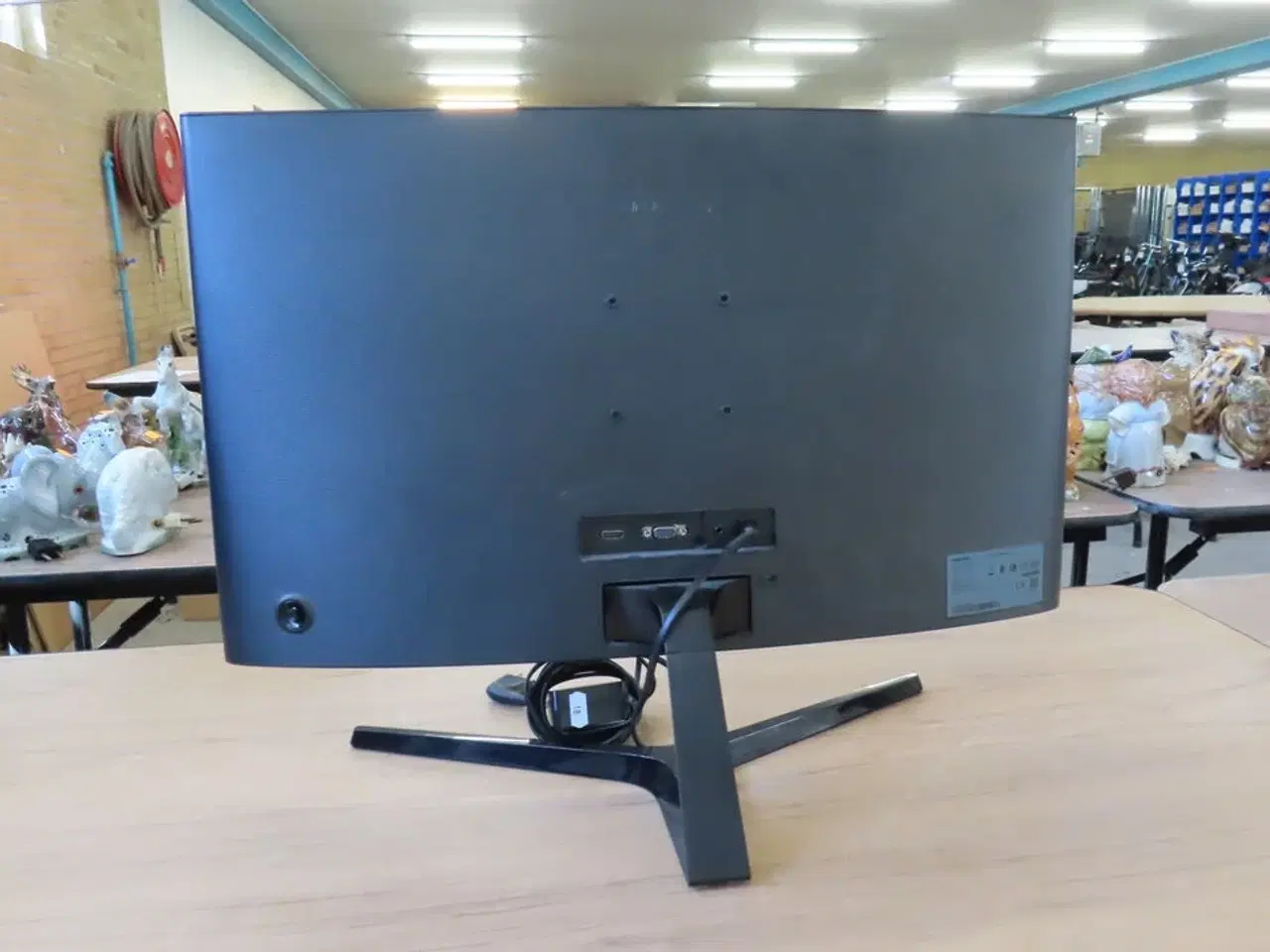 Billede 2 - 27" Computerskærm SAMSUNG C27F396FHU