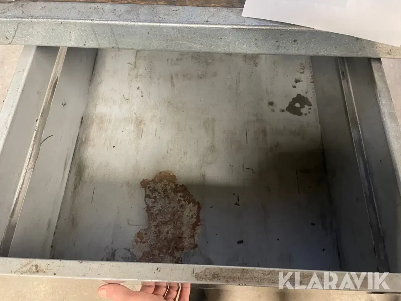 Billede 10 - Arbejdsbord på hjul med skruestik