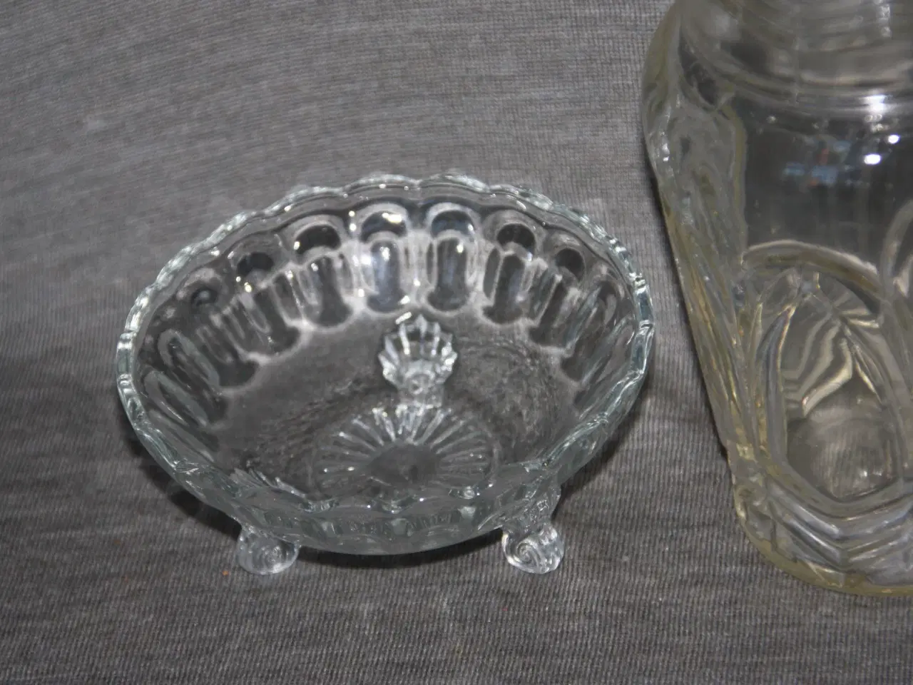 Billede 5 - Yrsa vase i presset glas 17 cm