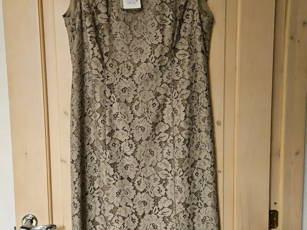 Billede 1 - Ny kjole (HABELLA)