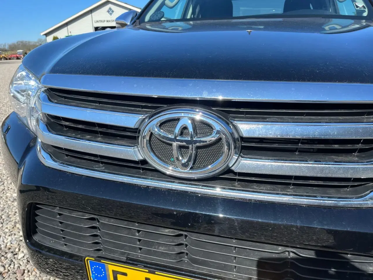 Billede 21 - Toyota Hilux 4WD Pick-up med træk til 3200 kg. Meget velholdt