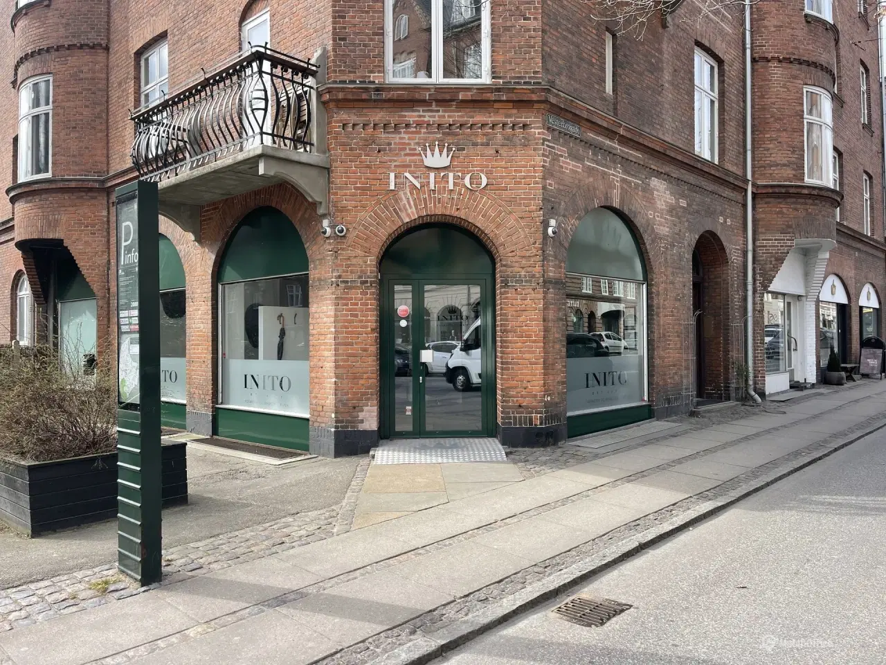 Billede 1 - SUPER GODT BELIGGENDE HJØRNELEJEMÅL UDLEJES