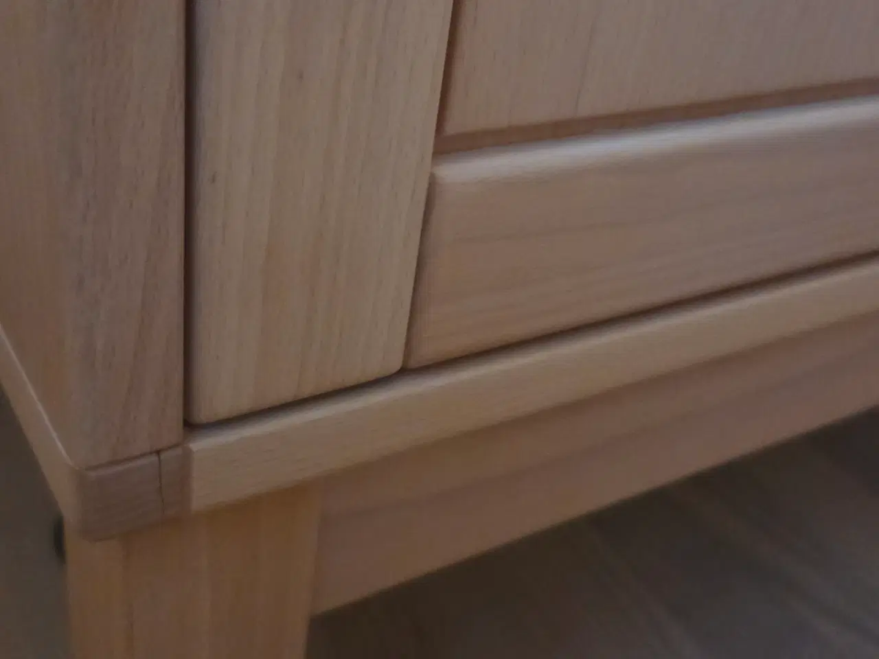 Billede 2 - Skænk, massiv bøg