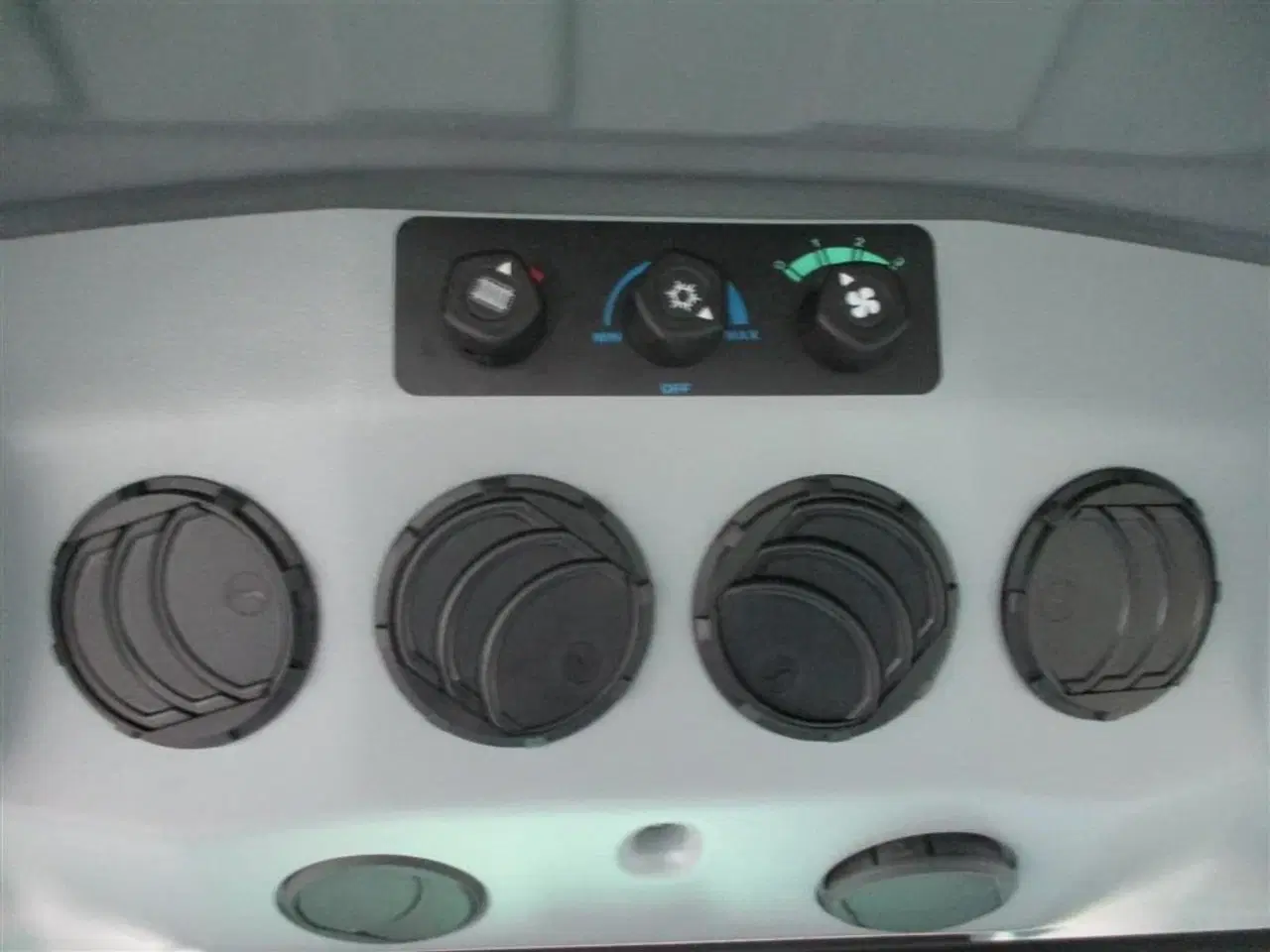 Billede 11 - Deutz-Fahr Agrofarm 115G with 30F+30R Hi-Lo and CreepGea