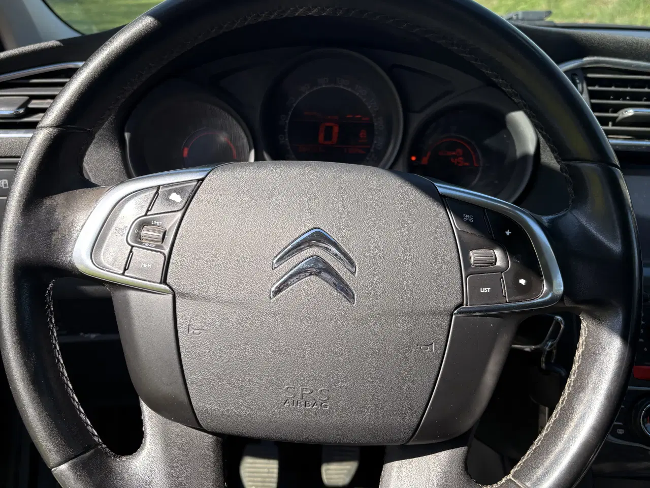 Billede 7 - Nysynet og nyserviceret 1-ejers Citroën C4 1,6!