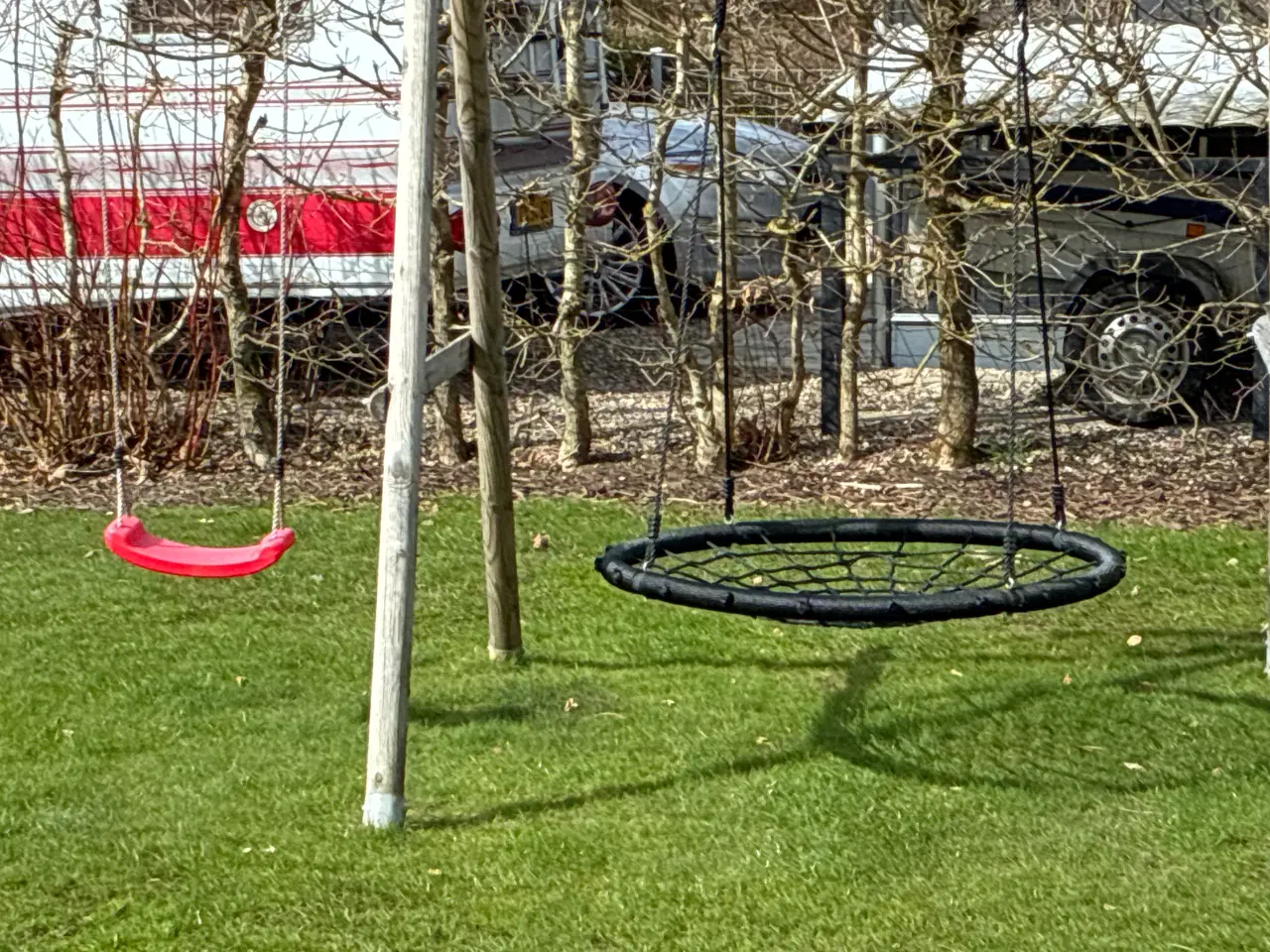 Billede 2 - Gyngestativ  med redegynge og Fundamentet 
