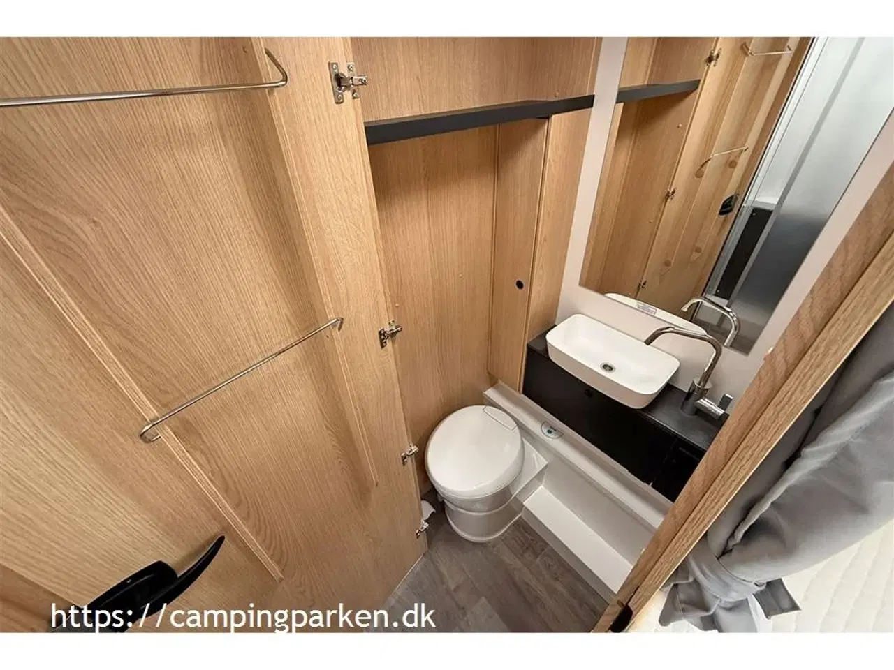 Billede 16 - 2026 - SunLight Sunlights flagskib I68 Adventure med enkeltsenge, automatgear og digital pakke