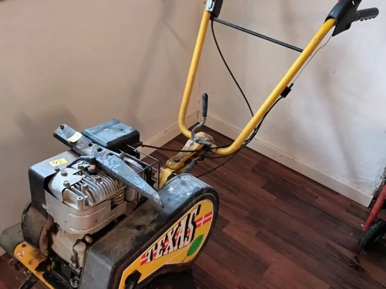 Billede 1 - 5 hk havefræser TEXAS med bakgear