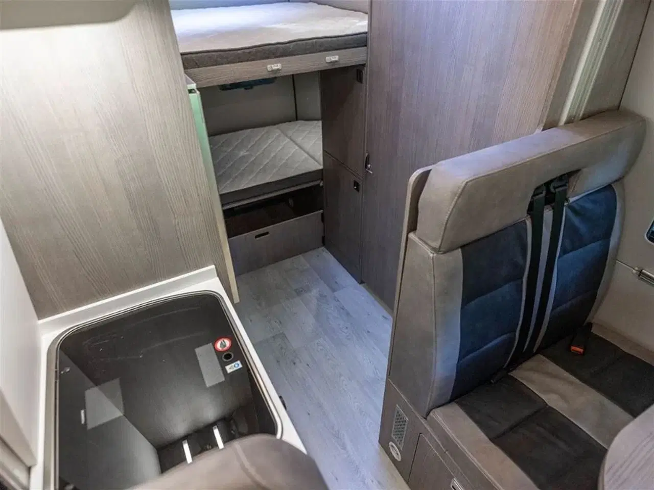 Billede 4 - 0 - FURGOK XPACE 600 FAMILY North   Van med plads til 5 personer!