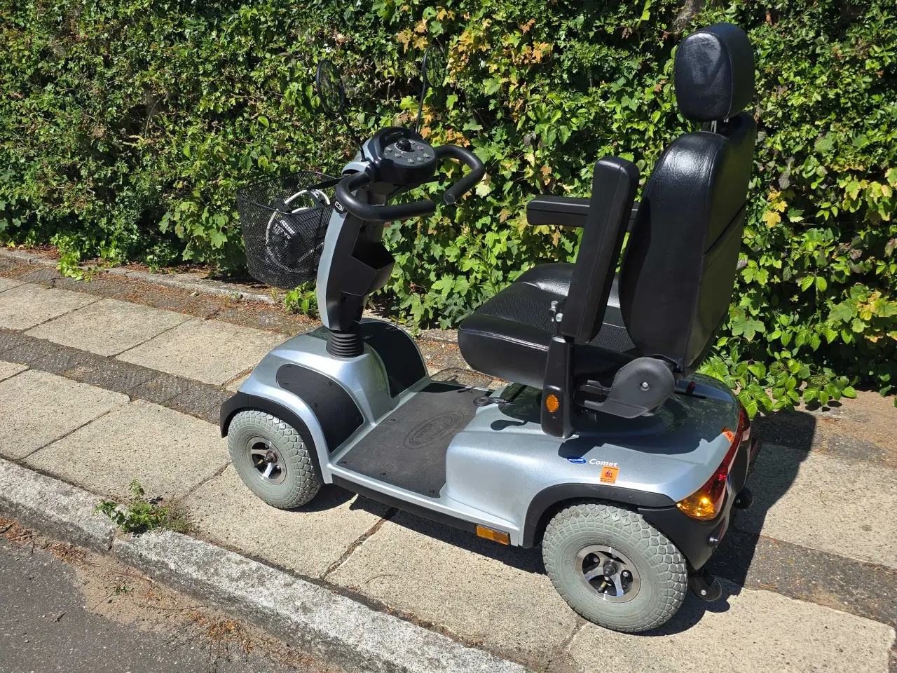Billede 2 - Elscooter mrk Invacare årg 2023