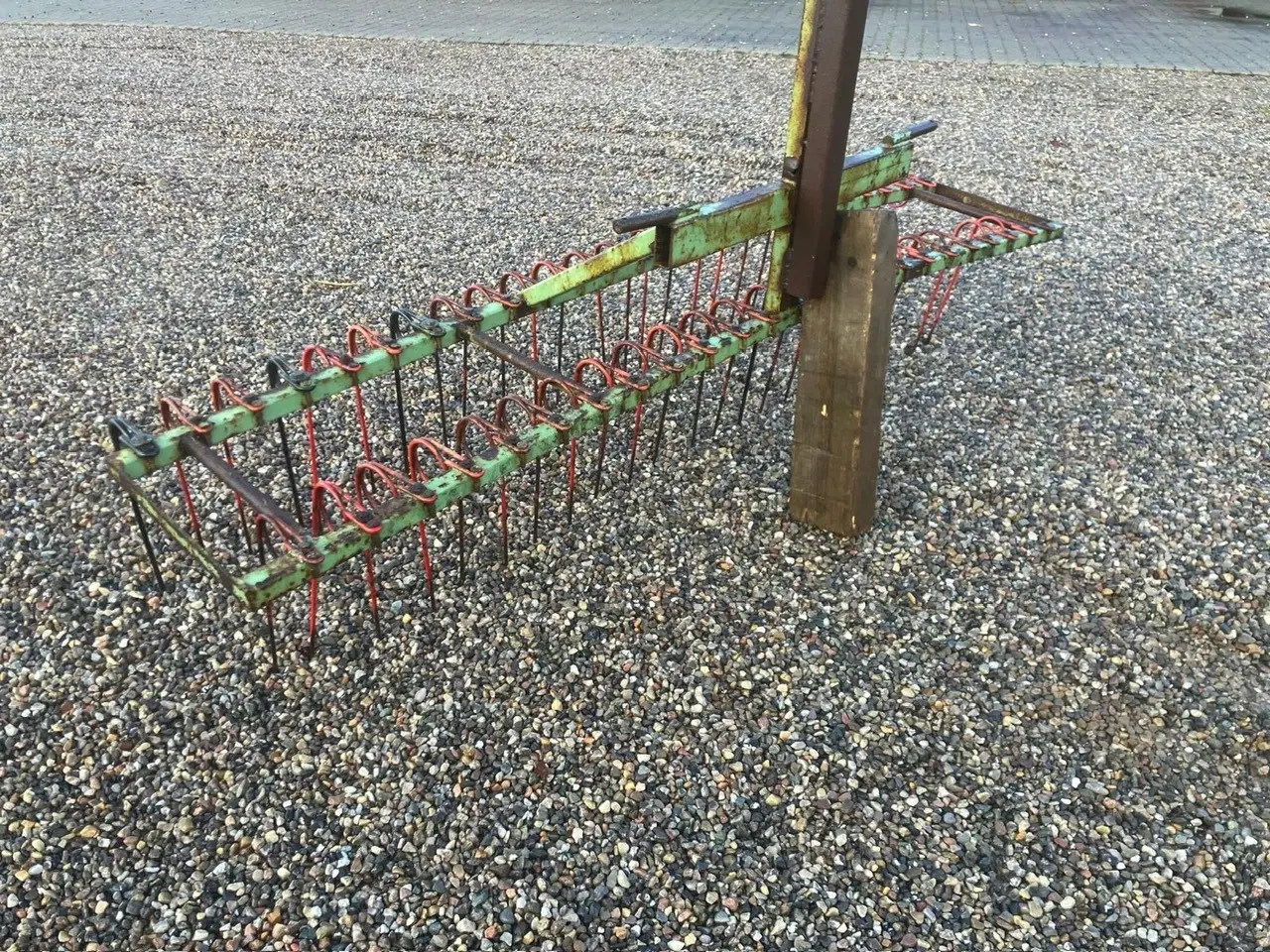 Billede 1 - Gårdspladsrive