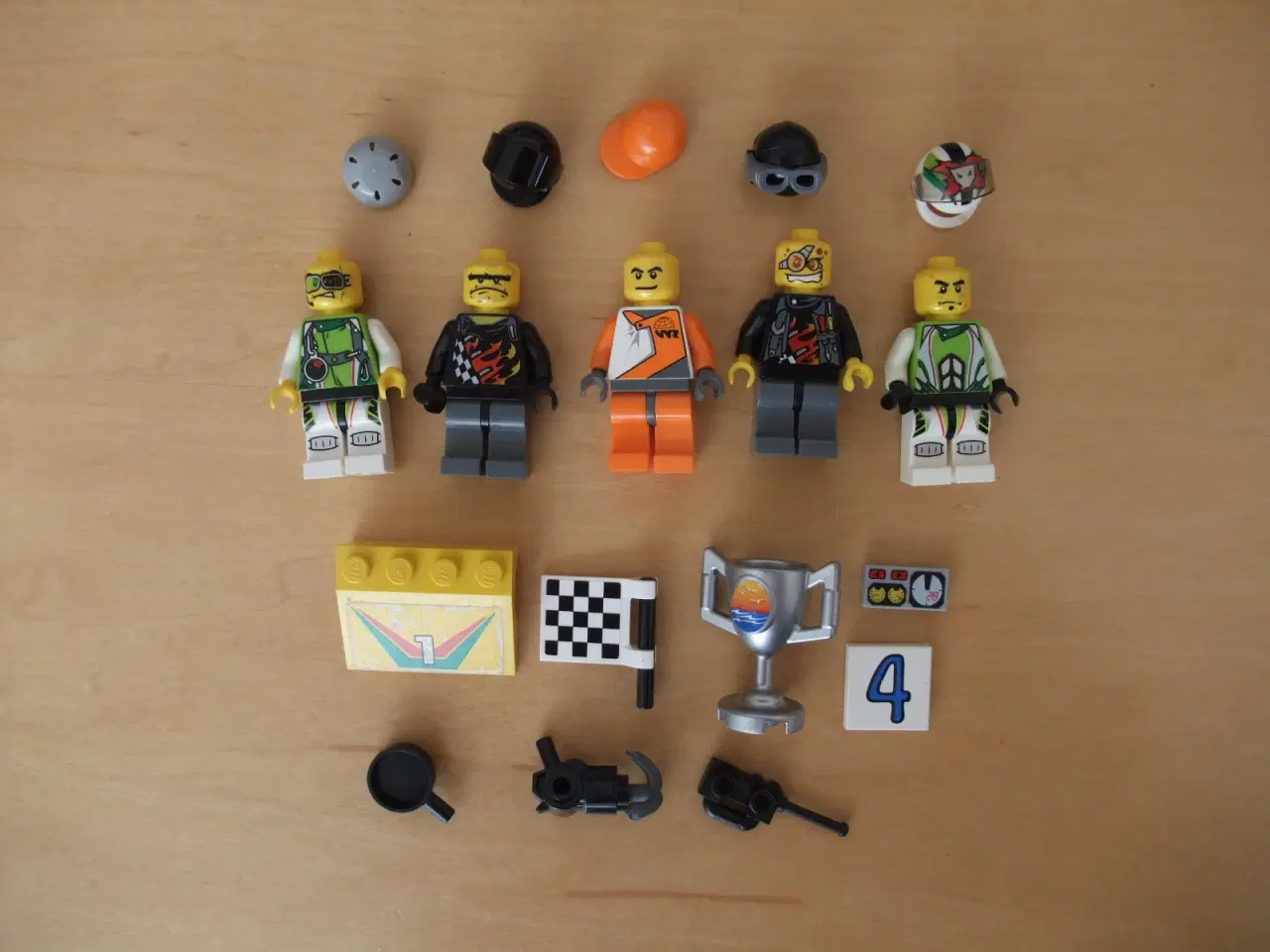 Billede 4 - Lego World Racers Figurer