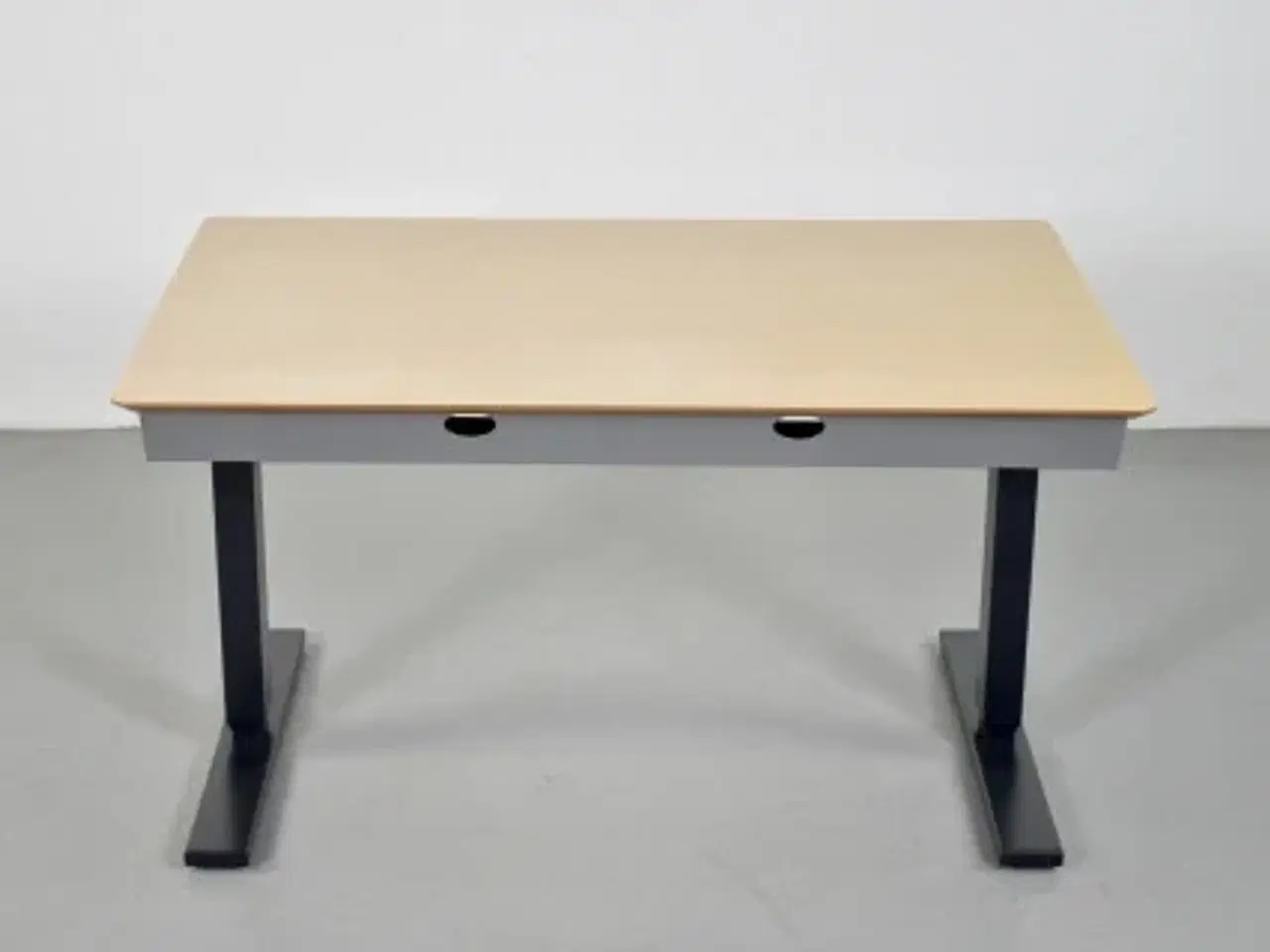 Billede 3 - Scan office hæve-/sænkebord i birk, 120 cm.