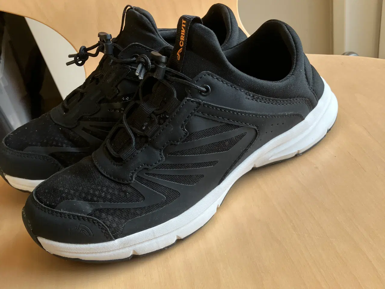 Billede 5 - Sorte Crivit letvægts sneakers str. 37