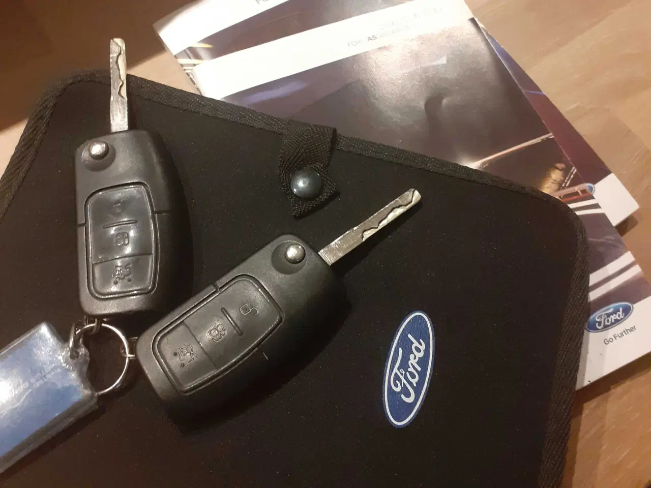 Billede 11 - Flot Ford Fiesta Årg.2012' Benzin..