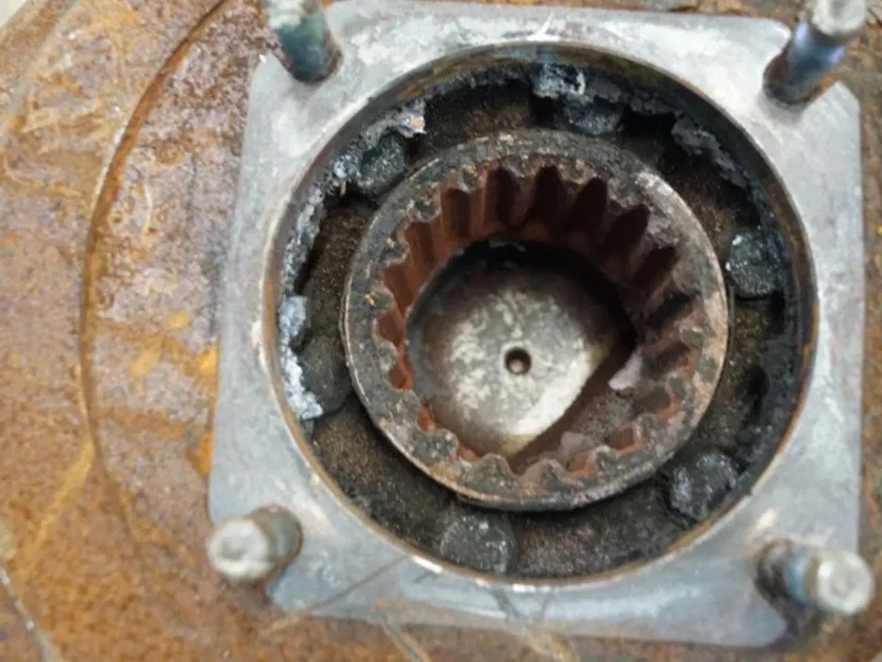 Billede 10 - New Holland TX62 Motorkraftudtag 84038341