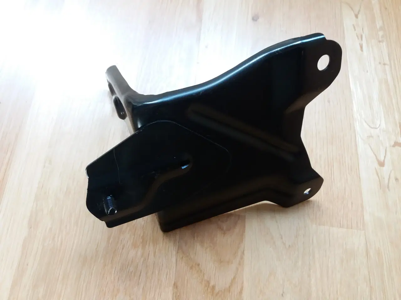 Billede 3 - BESLAG / BRACKET, BRAKE ACTUATOR Toyota Corolla