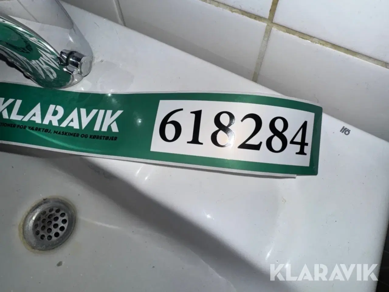 Billede 4 - Toilet og håndvask Ifö