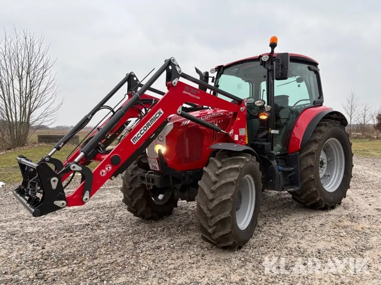 Billede 1 - Traktor McCormick X5.100 med frontlæsser