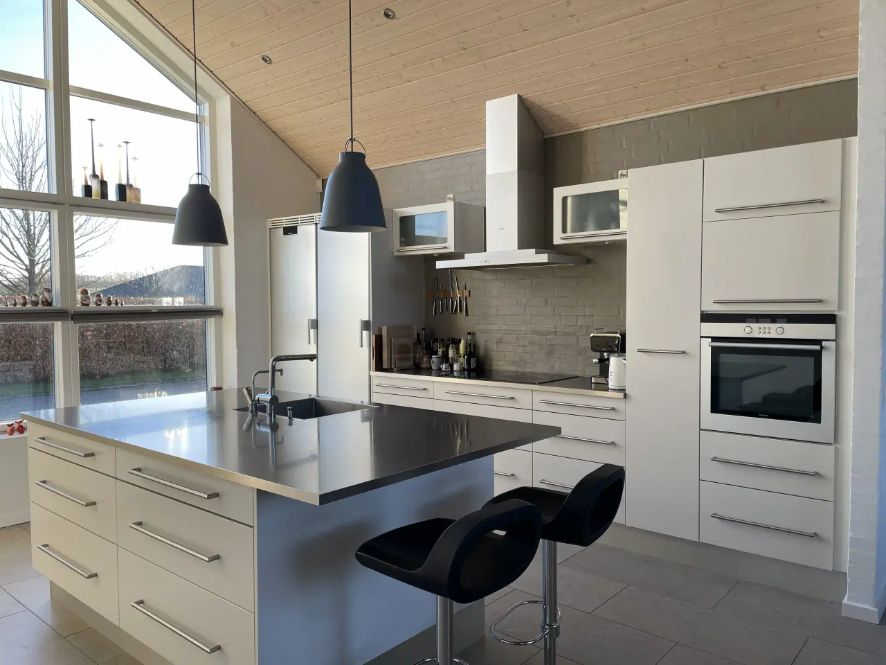 Billede 1 - Komplet køkken med hvidevarer og køkkenø