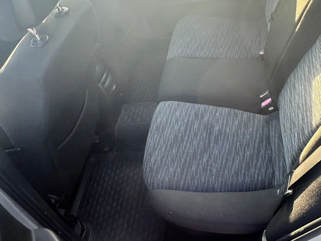 Billede 6 - Pæn og velholdt Kia Ceed 