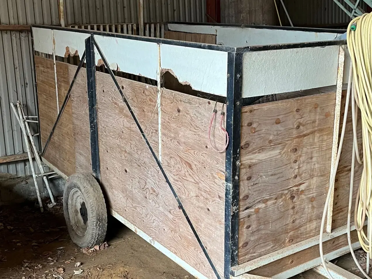 Billede 1 - - - - - - - Kreaturvogn