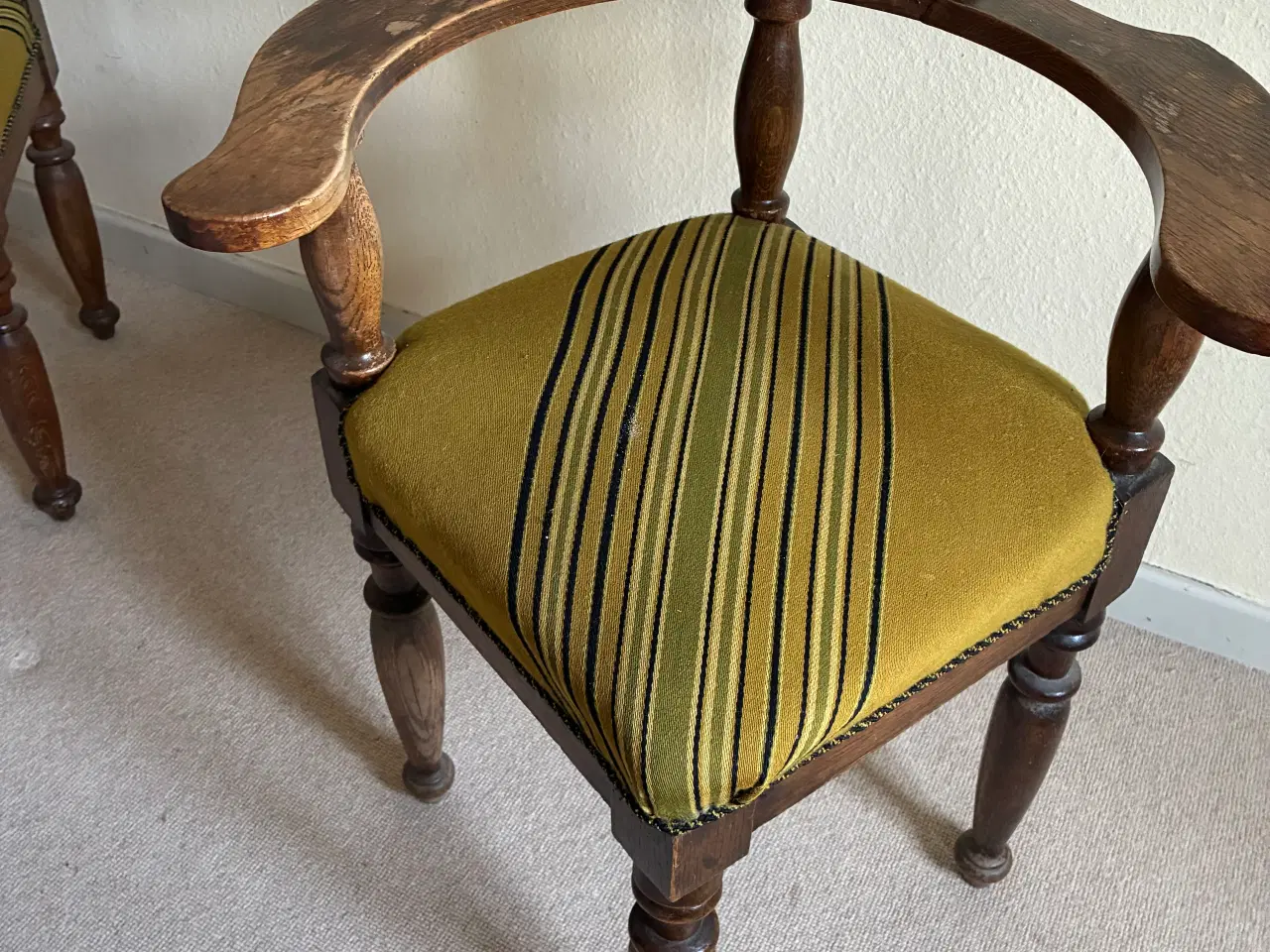 Billede 3 - 2 ens hjørnestole