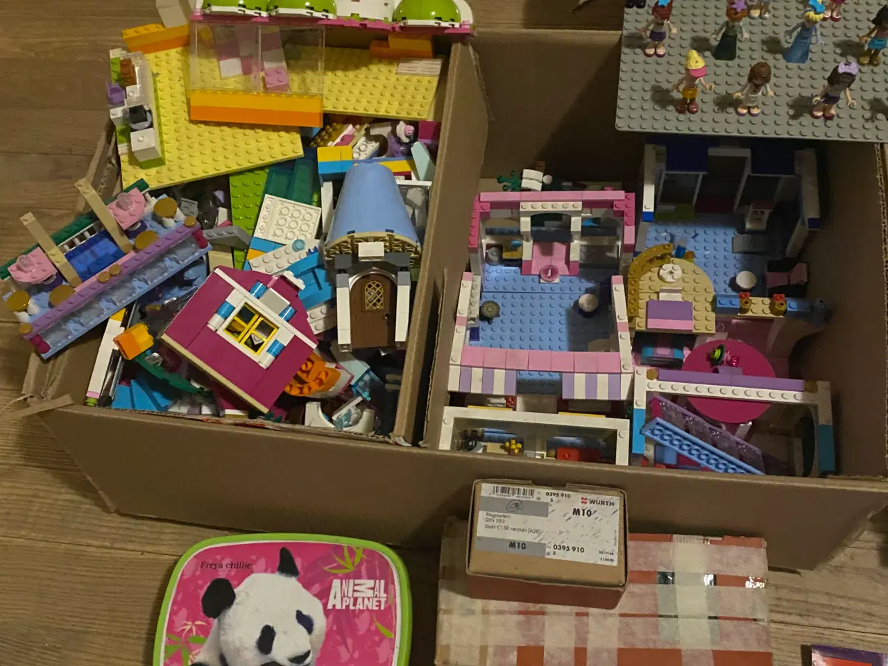 Billede 3 - Ældre pige Lego . Der skulle være det hele til at