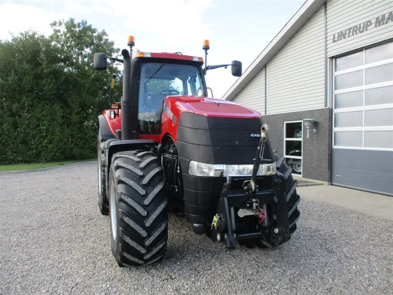 Billede 19 - Case IH MAGNUM 260 CVX med frontlift, affjedret foraksel og affjedret kabine.