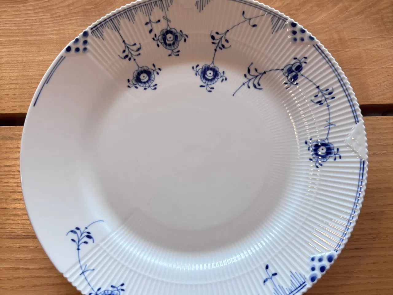 Billede 9 - Royal Copenhagen Blå Element 28 cm tallerkener