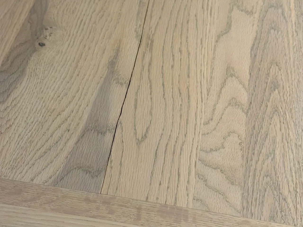 Billede 4 - Skænk i massiv Egetræ