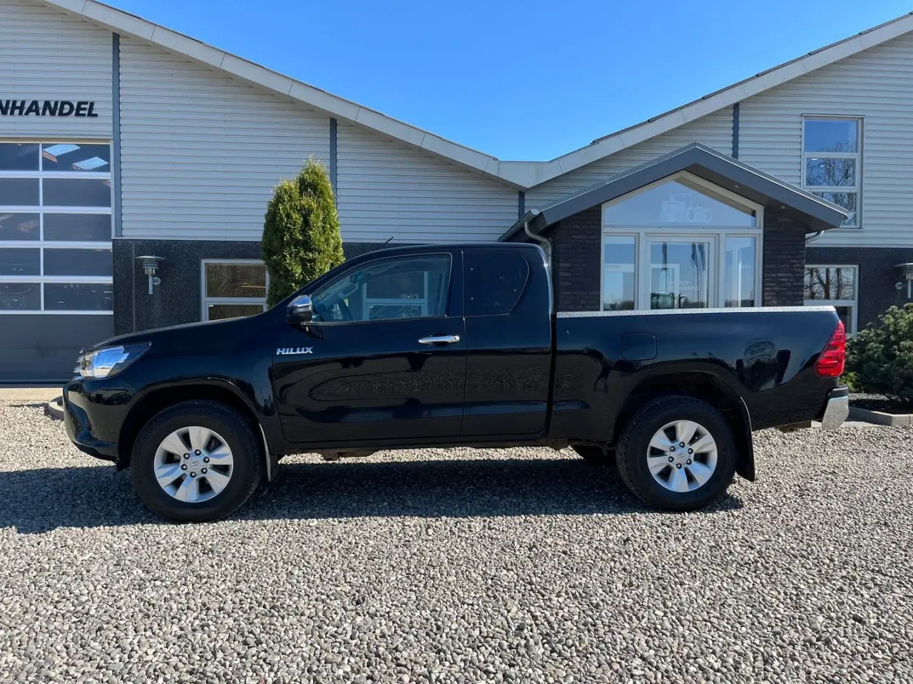 Billede 1 - Toyota Hilux 4WD Pick-up med træk til 3200 kg. Meget velholdt