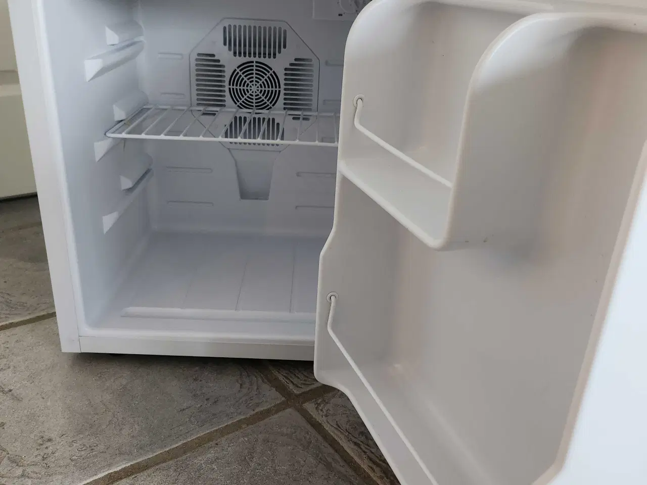 Billede 2 - Camping køleskab 12V/230V