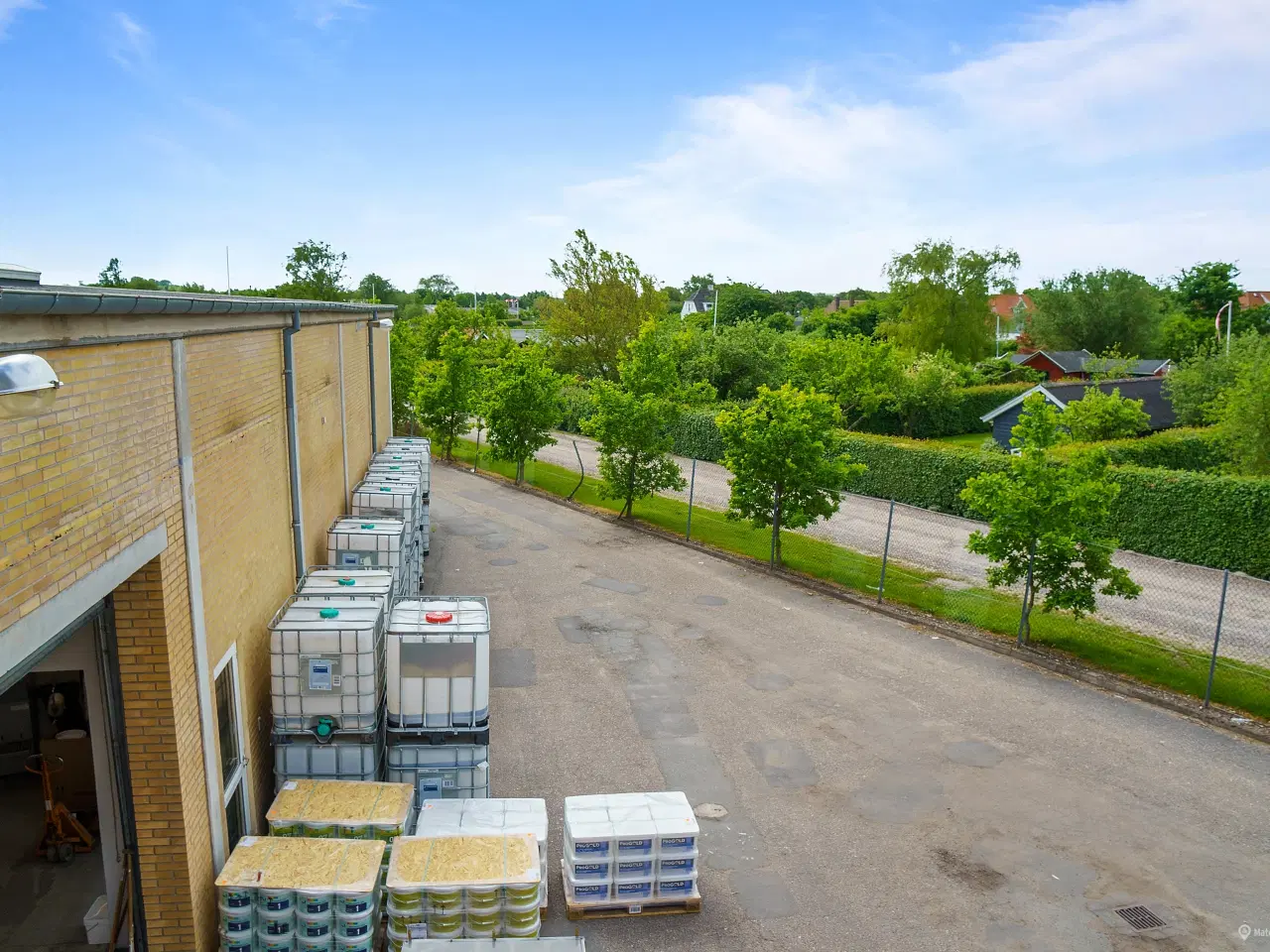 Billede 4 - Stor rummelig engros butik/lager med tilhørende kontorer