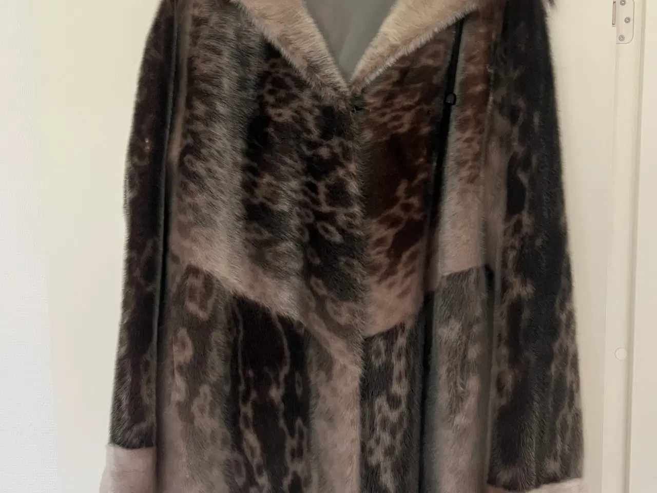 Billede 1 - Sælskindspels jakke/frakke