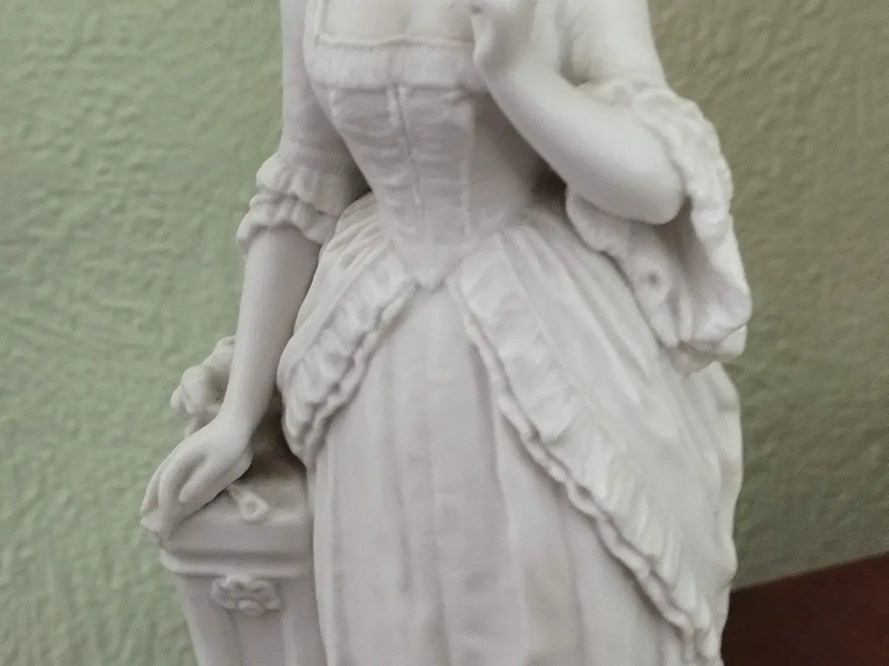 Billede 7 - Antik. Sjælden  B&G/Bing & Grøndahl Biscuit  figur