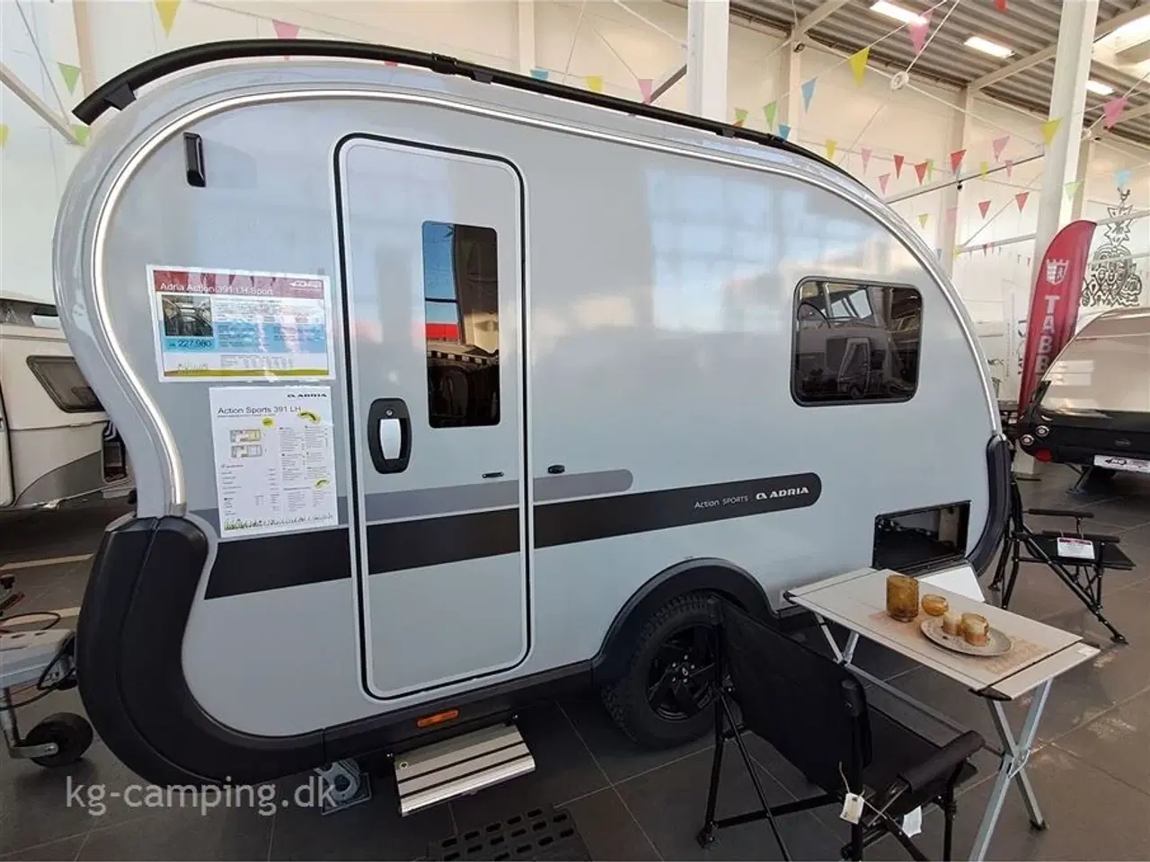 Billede 3 - 2026 - Adria Action 391 LH Sport   2026 Nyhed - Action 391 LH SPORTS med TRUMA Combi 4 E og lyst hyndestof