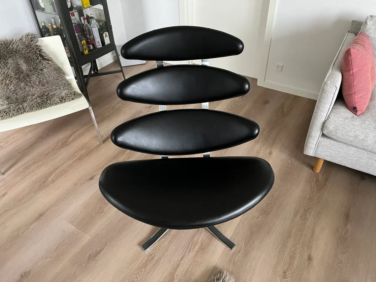 Billede 1 - Poul M. Volther Coronastol i sort omni læder.