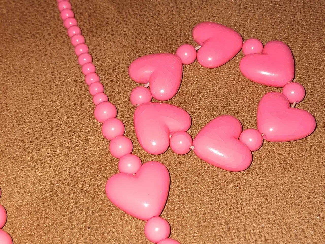 Billede 3 - Lyserødt smykkesæt 