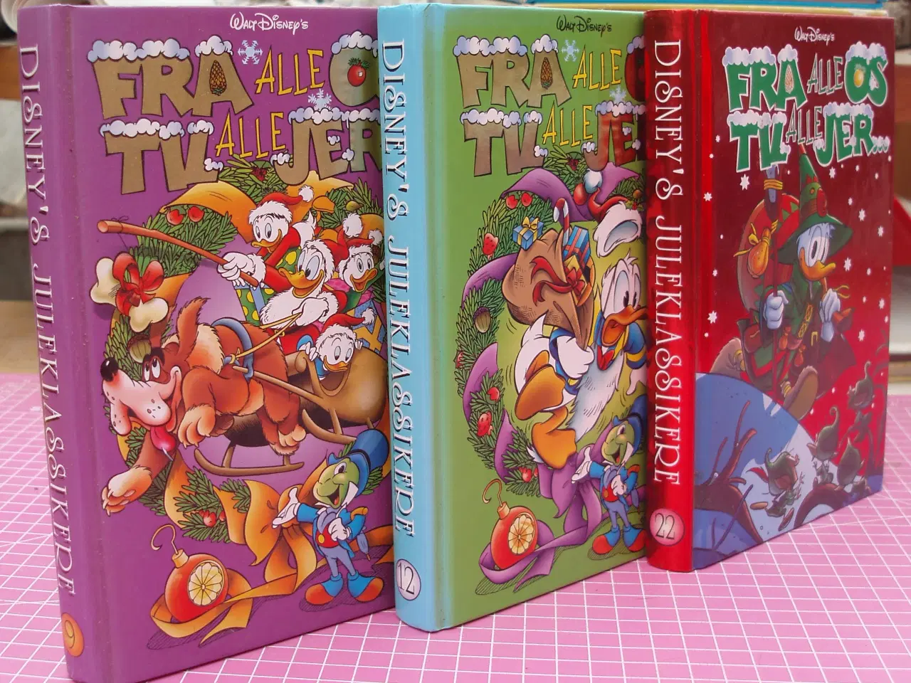 Billede 1 - Fra alle os til alle Jer, Disneys Juleklassikere