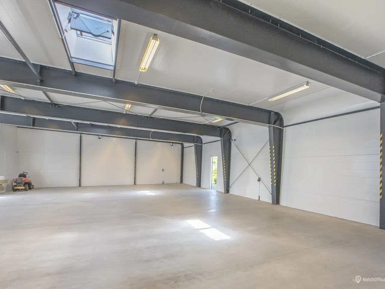 Billede 8 - 471 kvm. tørt. opvarmet og højloftet lager kombineret med 60 kvm. indbydende kontor