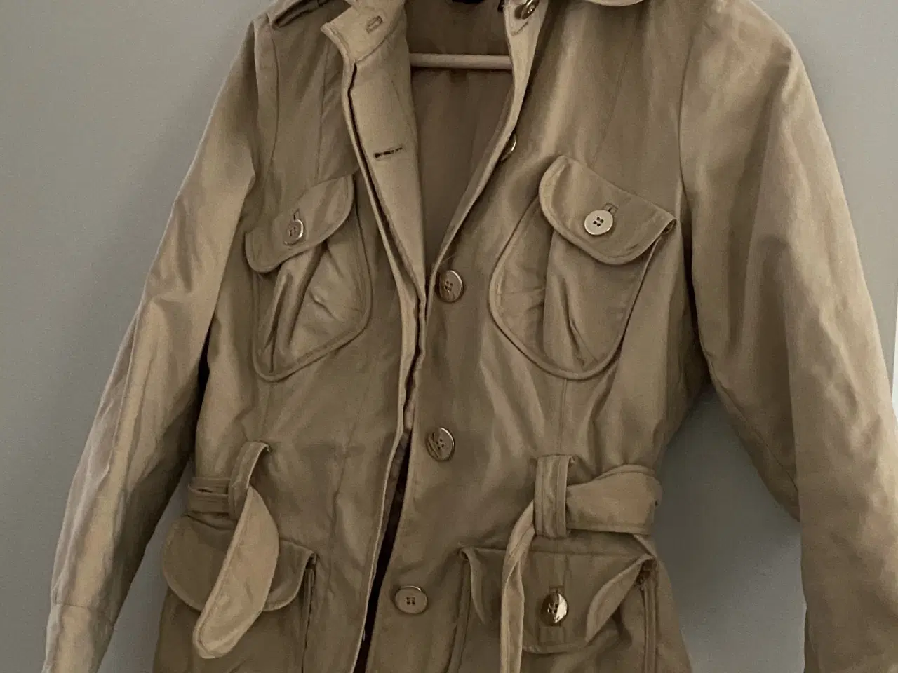 Billede 2 - Smart overgangsjakke fra Zara, som ny