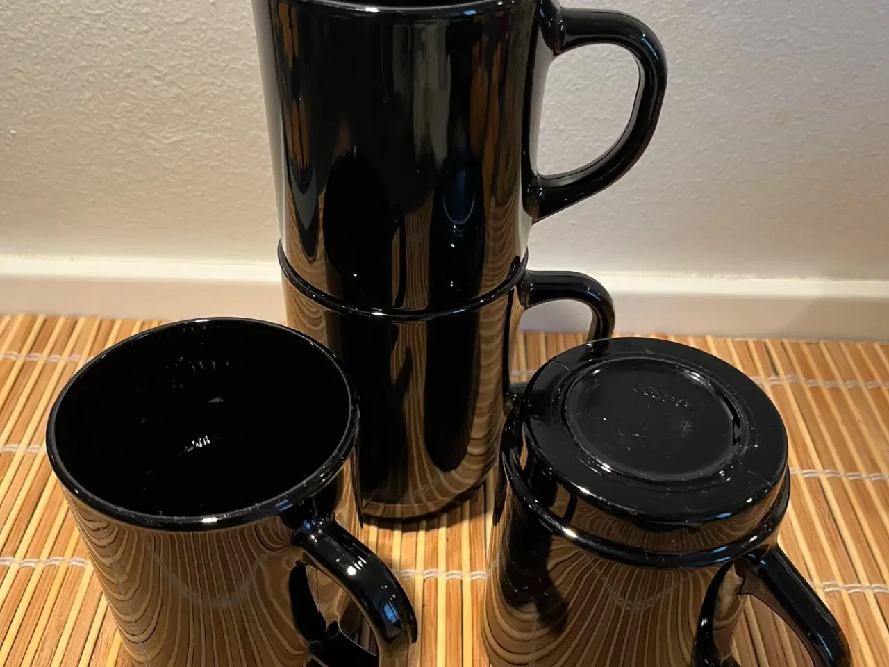 Billede 1 - 4 Vintage IKEA sort glas krus - model 18314