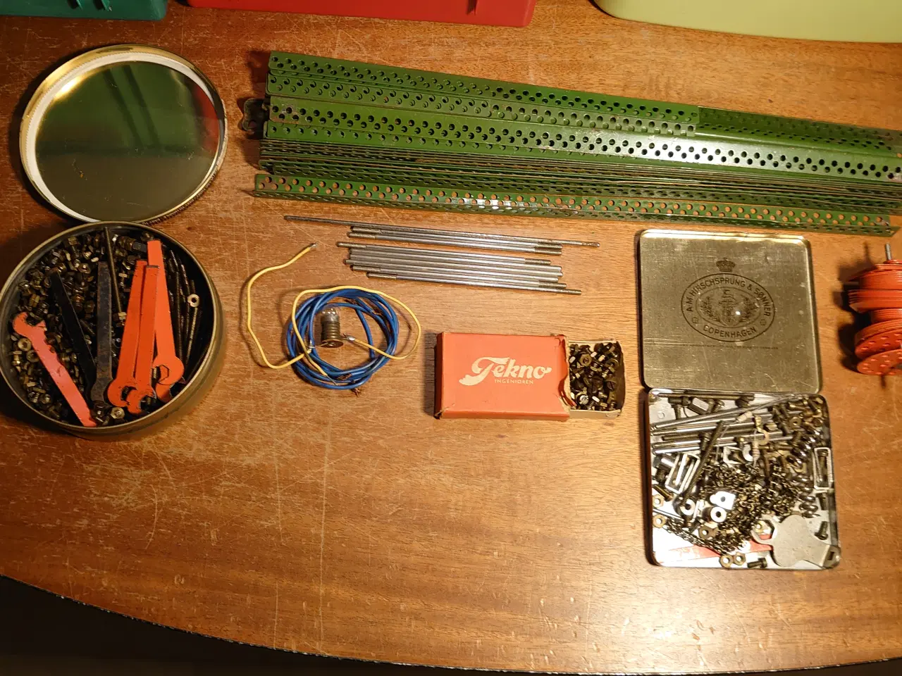Billede 5 - Ca 17kg Tekno Ingeniør dele + vejledninger.