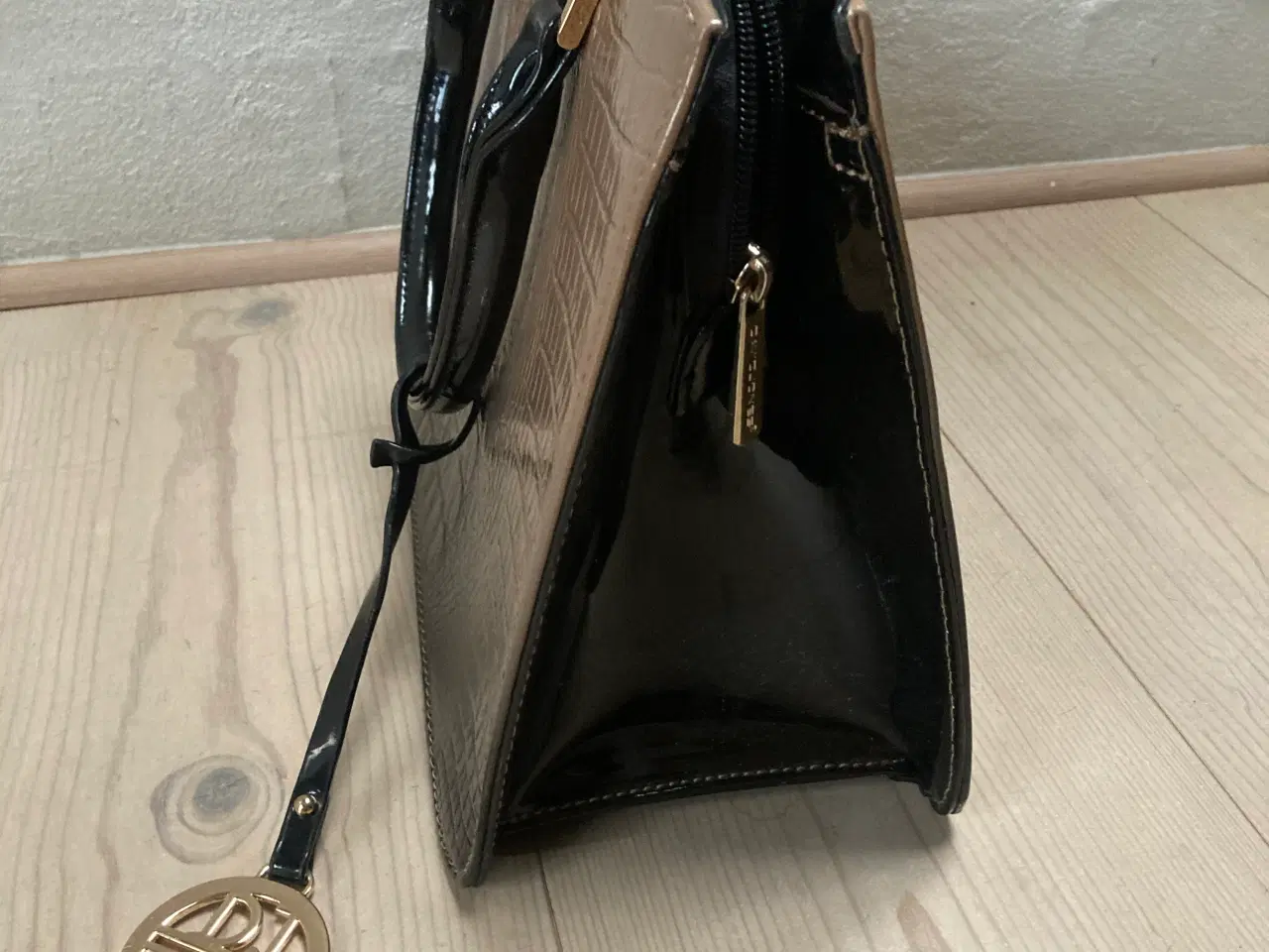 Billede 3 - Elegant DAVID JONES håndtaske sælges