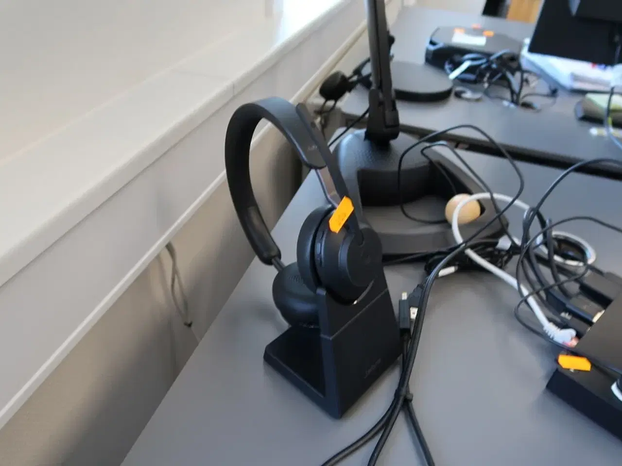 Billede 6 - 2 stk. computerskærme DELL P2725H, tastatur, mus, dockingstation, headset