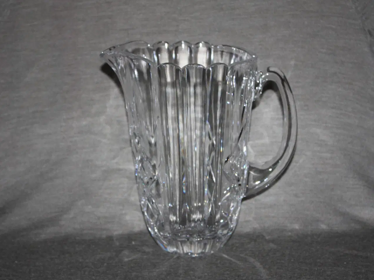 Billede 1 - Flot glas kande H.: 22 cm