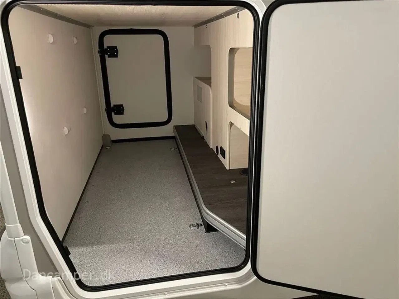 Billede 37 - 2024 - Chausson Titanium 627 ULTIMATE   Enkeltsenge + hæve-/sænkeseng, 5 selepladser, 4 sovepladser med mulighed for 5, 170Hk Aut,, Artic pakke, meget udstyr