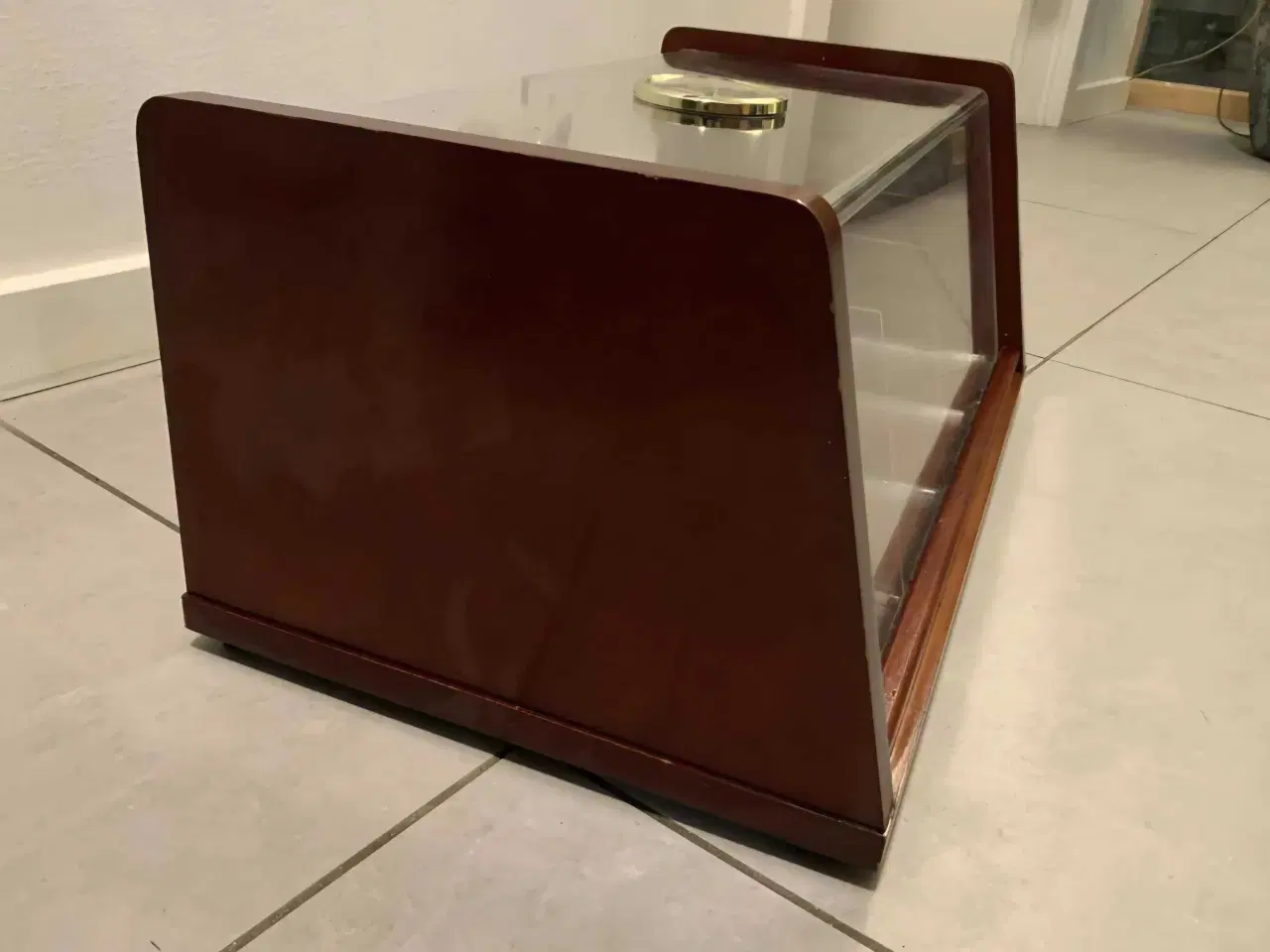 Billede 3 - Cigarskab med fugtstyring